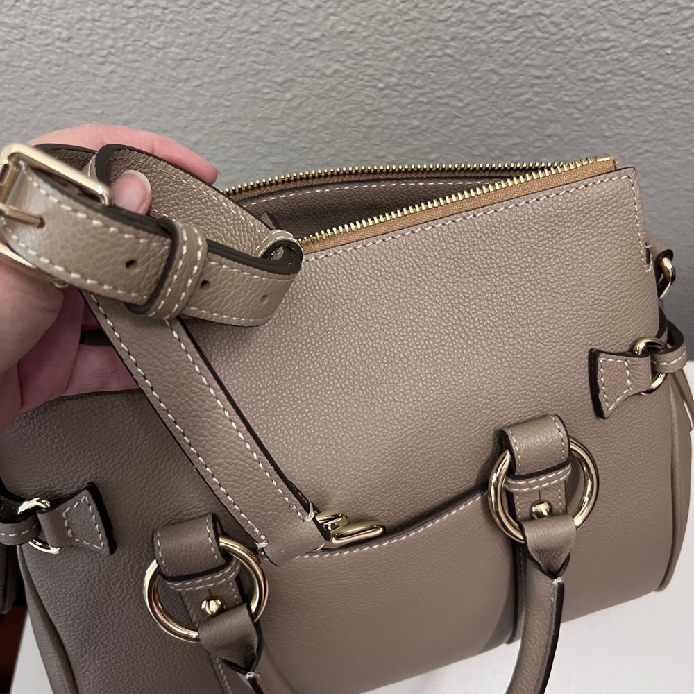Dooney and Bourke Sorrento Satchel 30 with pockets - Picture 6 of 8